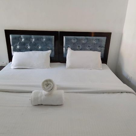 Hotel Paradise Palm Rishīkesh Esterno foto