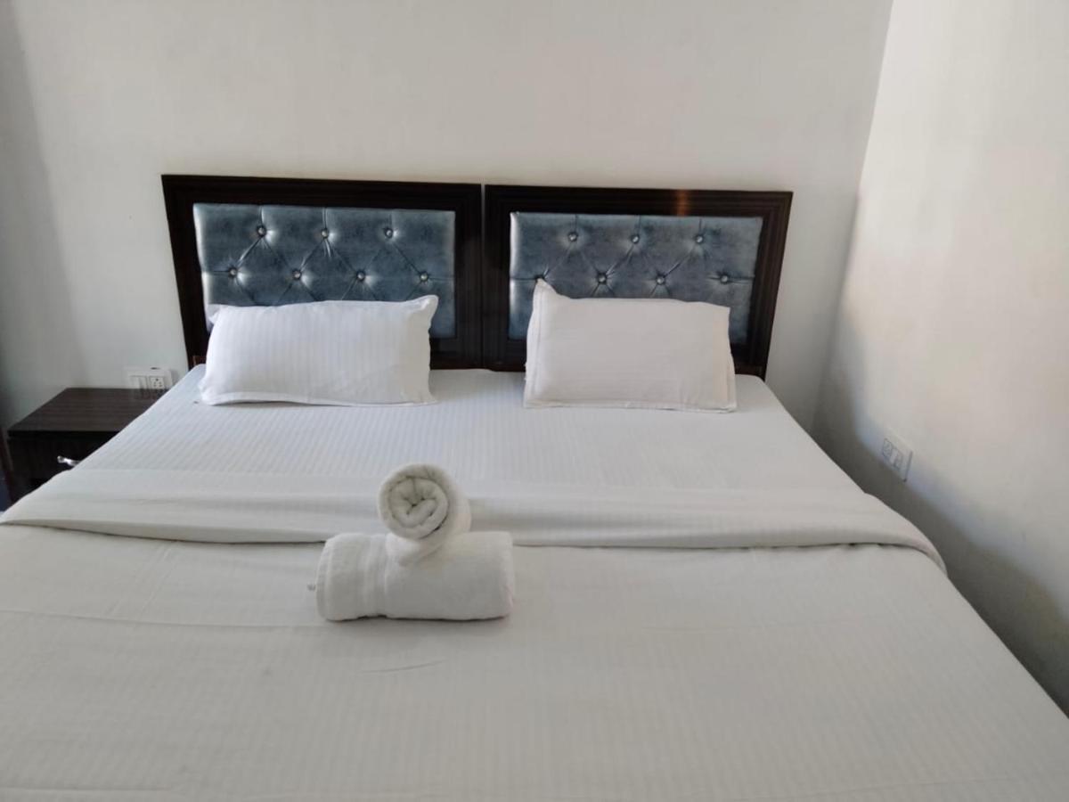 Hotel Paradise Palm Rishīkesh Esterno foto